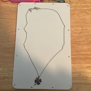 Clover necklace Brand New Never Worn One Size
